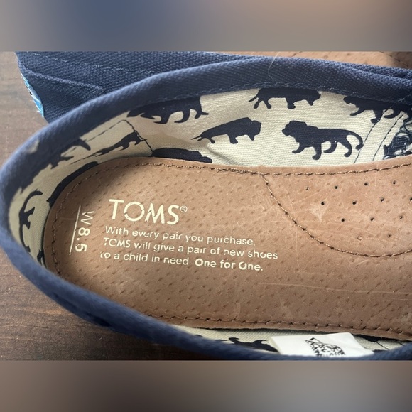 TOMS Size 8.5 - Picture 4 of 6